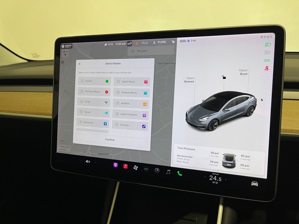 Used Tesla Model 3 2019 for sale - 76635478: Photo 11