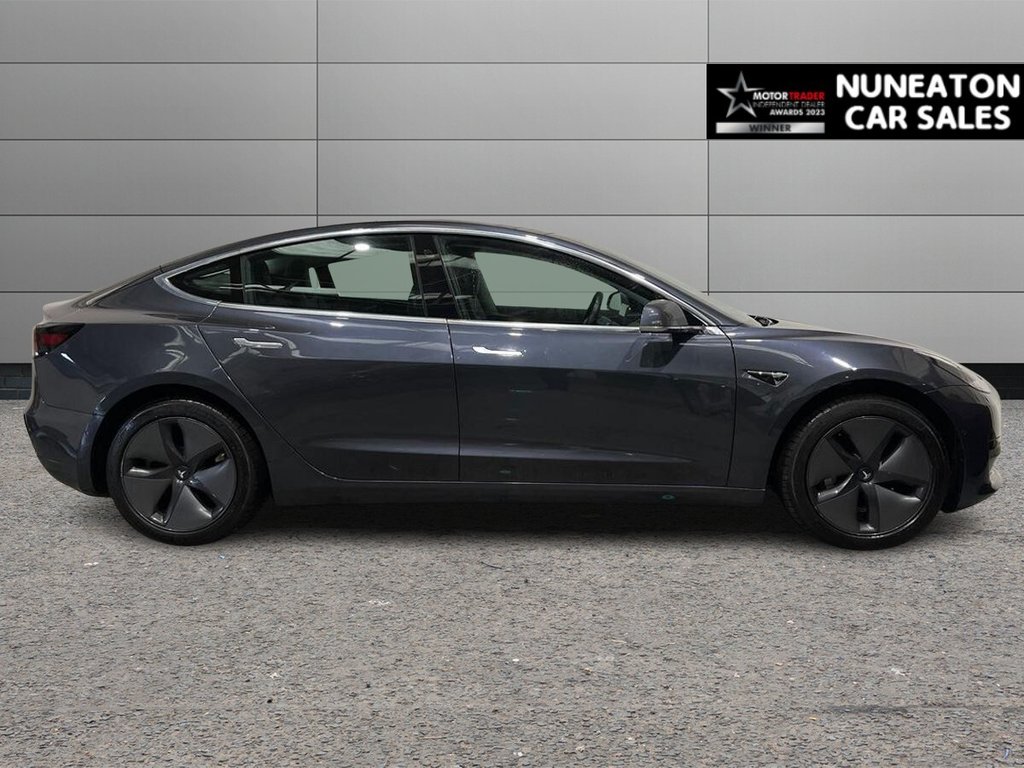 Used Tesla Model 3 2019 for sale - 76635478: Photo 2