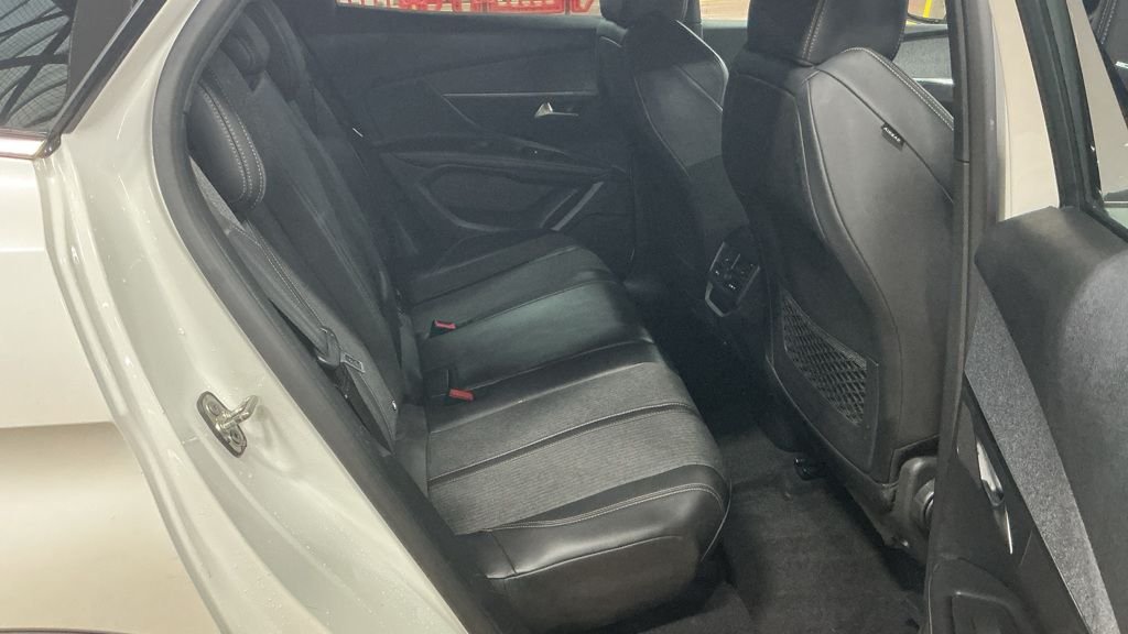 Used Peugeot 3008 2018 for sale - 76642708: Photo 8
