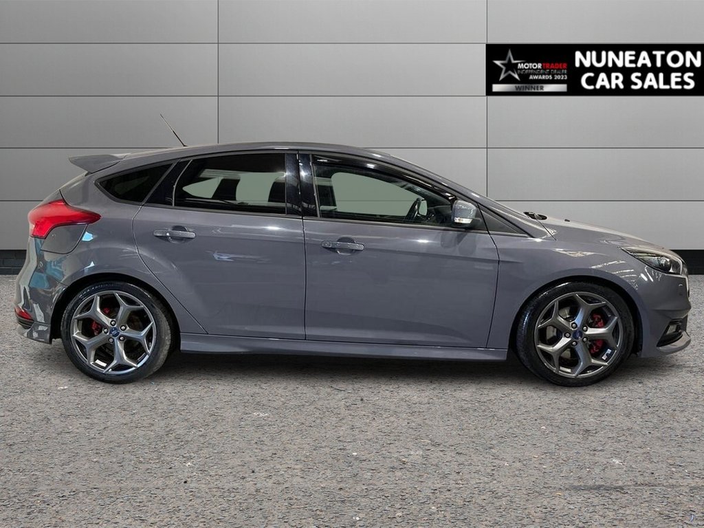Used Ford Focus 2015 for sale - 77263571: Photo 2