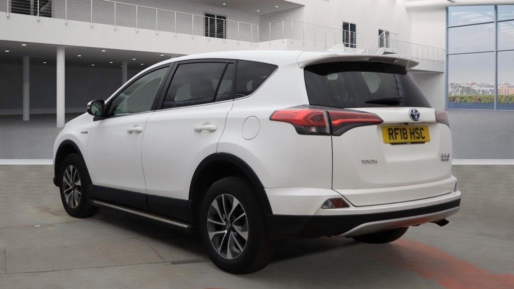 Used Toyota RAV4 2018 for sale - 76848143: Photo 3