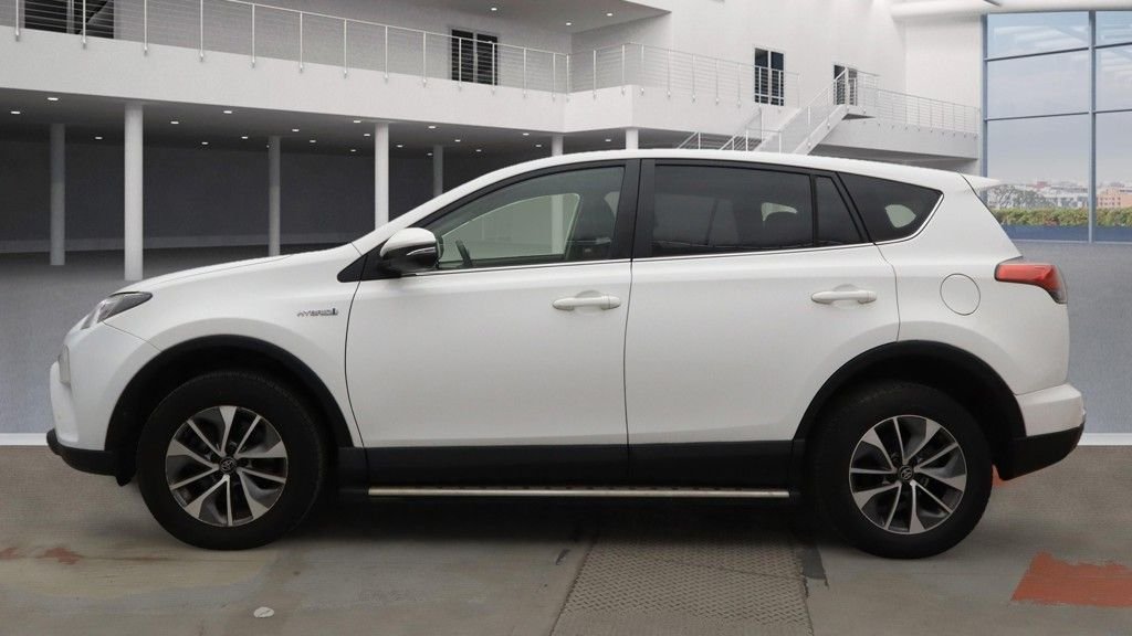 Used Toyota RAV4 2018 for sale - 76848143: Photo 6