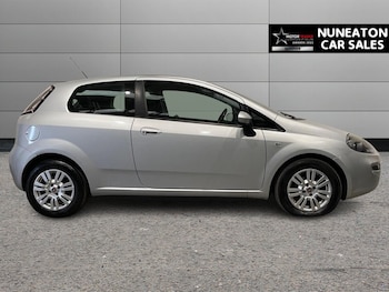 Used Fiat Punto 2013 for sale - 76323073: Photo 2