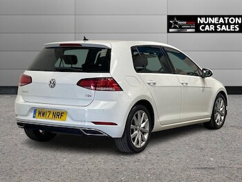 Used Volkswagen Golf 2017 for sale - 78350140: Photo