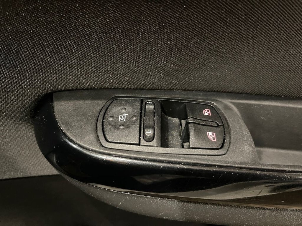 Used Vauxhall Corsa 2017 for sale - 77236714: Photo 18