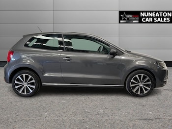 Used Volkswagen Polo 2017 for sale - 75896725: Photo