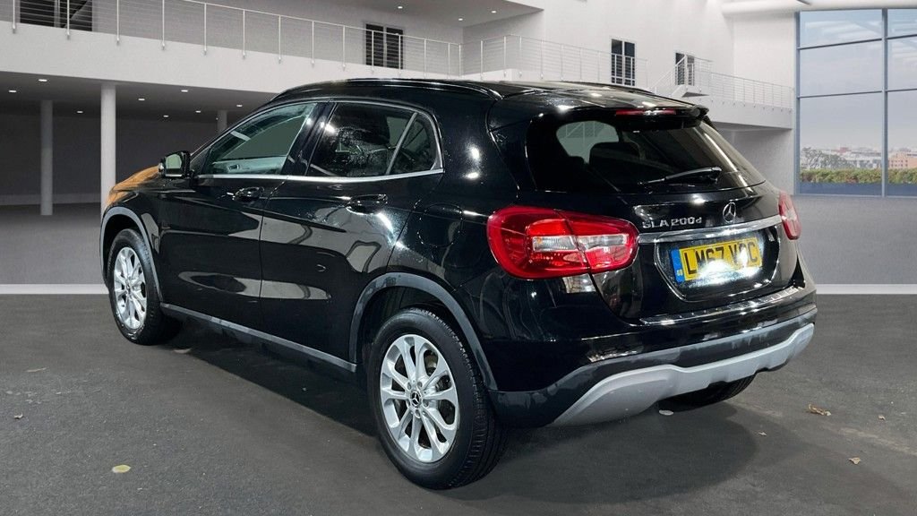 Used Mercedes-Benz GLA 2017 for sale - 76768485: Photo 3