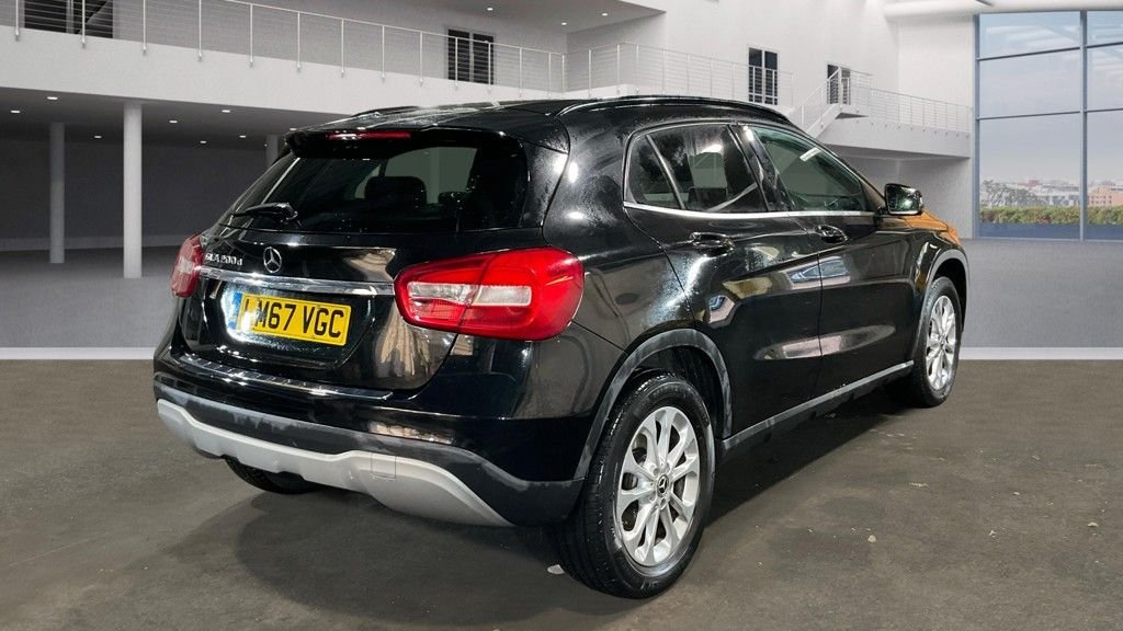 Used Mercedes-Benz GLA 2017 for sale - 76768485: Photo 4
