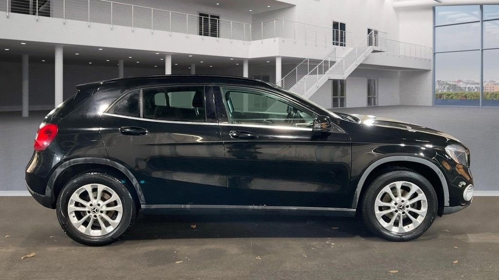 Used Mercedes-Benz GLA 2017 for sale - 76768485: Photo 5