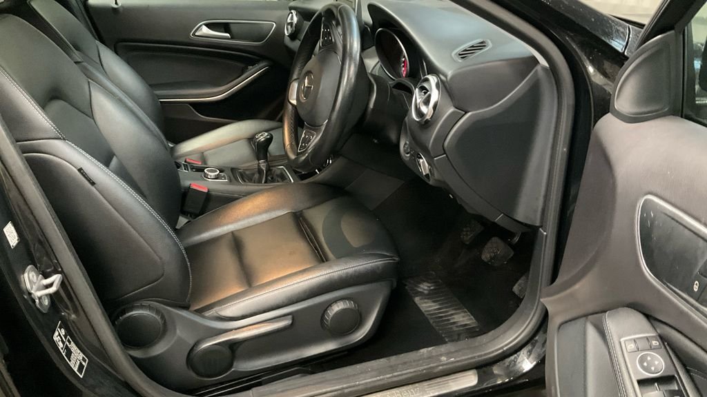 Used Mercedes-Benz GLA 2017 for sale - 76768485: Photo 9