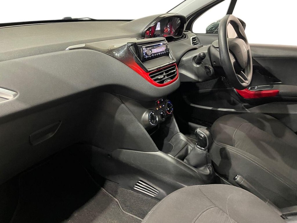 Used Peugeot 208 2013 for sale - 77332936: Photo 14