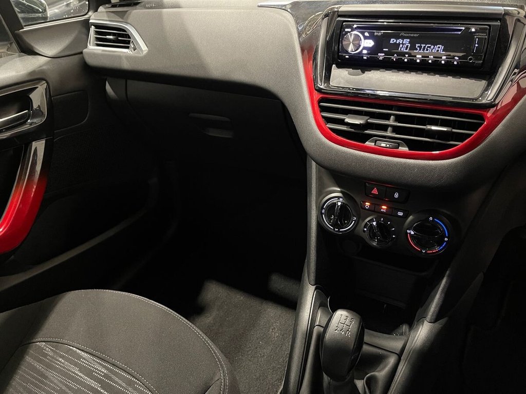 Used Peugeot 208 2013 for sale - 77332936: Photo 16