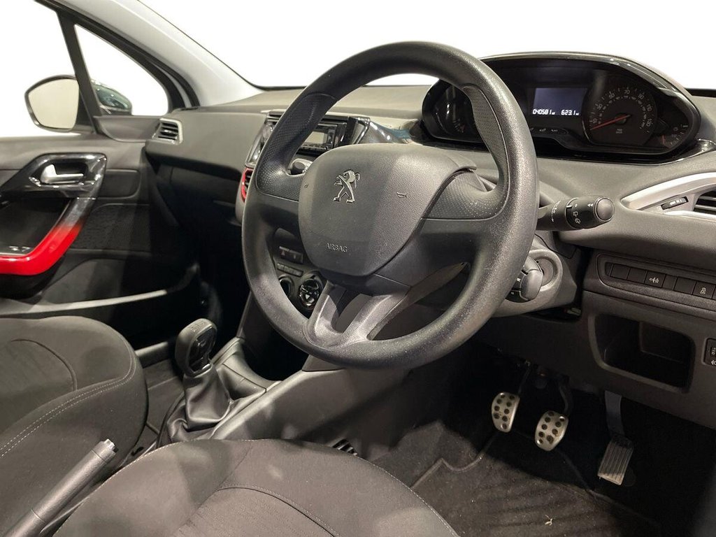 Used Peugeot 208 2013 for sale - 77332936: Photo 9