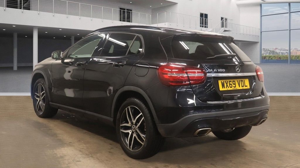 Used Mercedes-Benz GLA 2019 for sale - 76582829: Photo 3