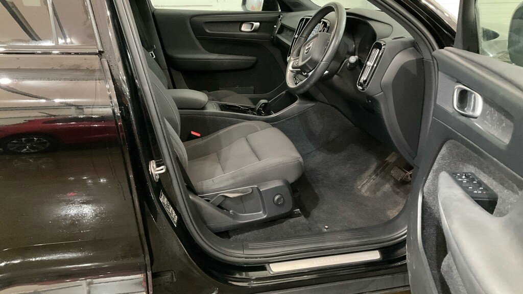 Used Volvo XC40 2023 for sale - 77293305: Photo 15