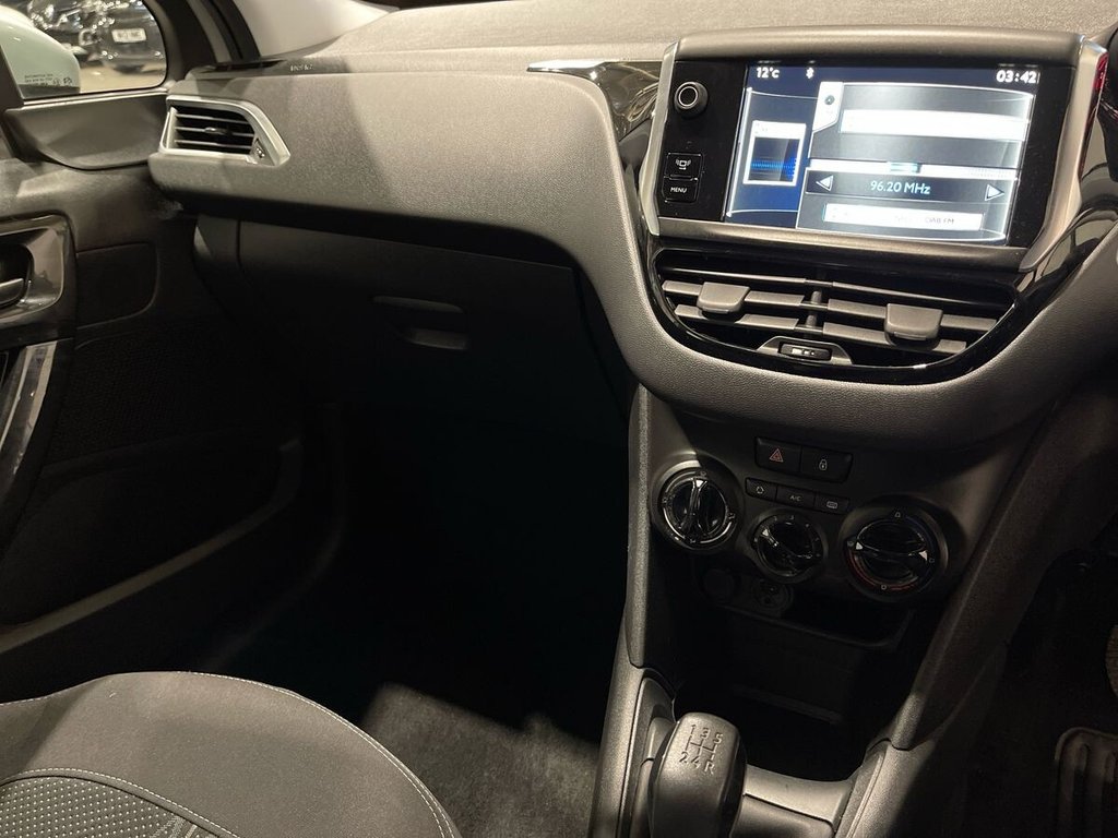 Used Peugeot 208 2014 for sale - 77693556: Photo 16