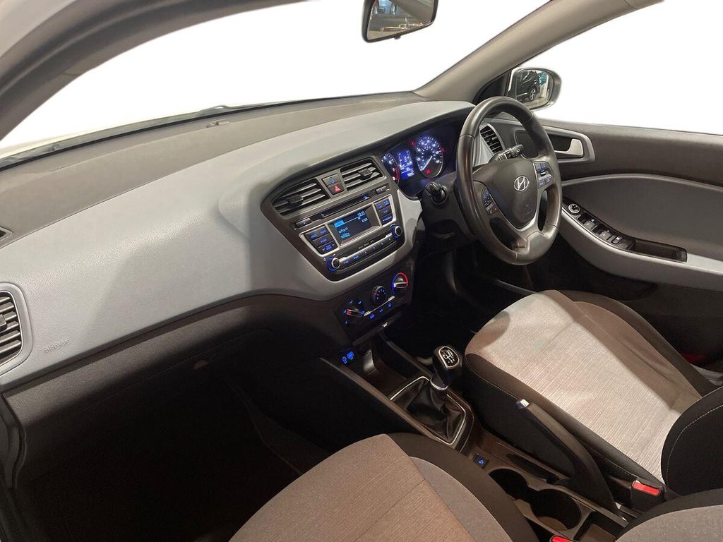 Used Hyundai i20 2016 for sale - 76867302: Photo 14