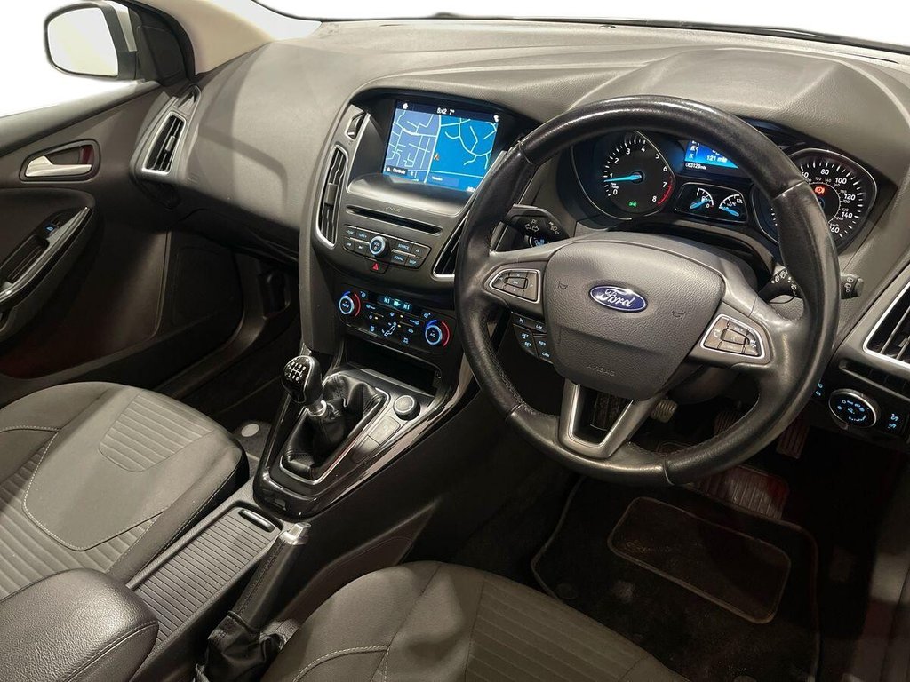Used Ford Focus 2017 for sale - 76610247: Photo 9