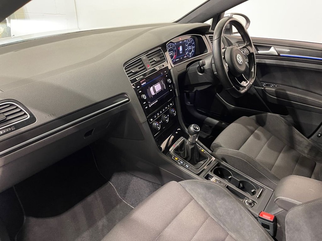 Used Volkswagen Golf 2017 for sale - 76900427: Photo 13