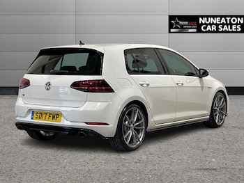 Used Volkswagen Golf 2017 for sale - 76900427: Photo
