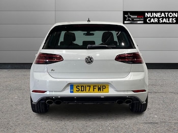 Used Volkswagen Golf 2017 for sale - 76900427: Photo