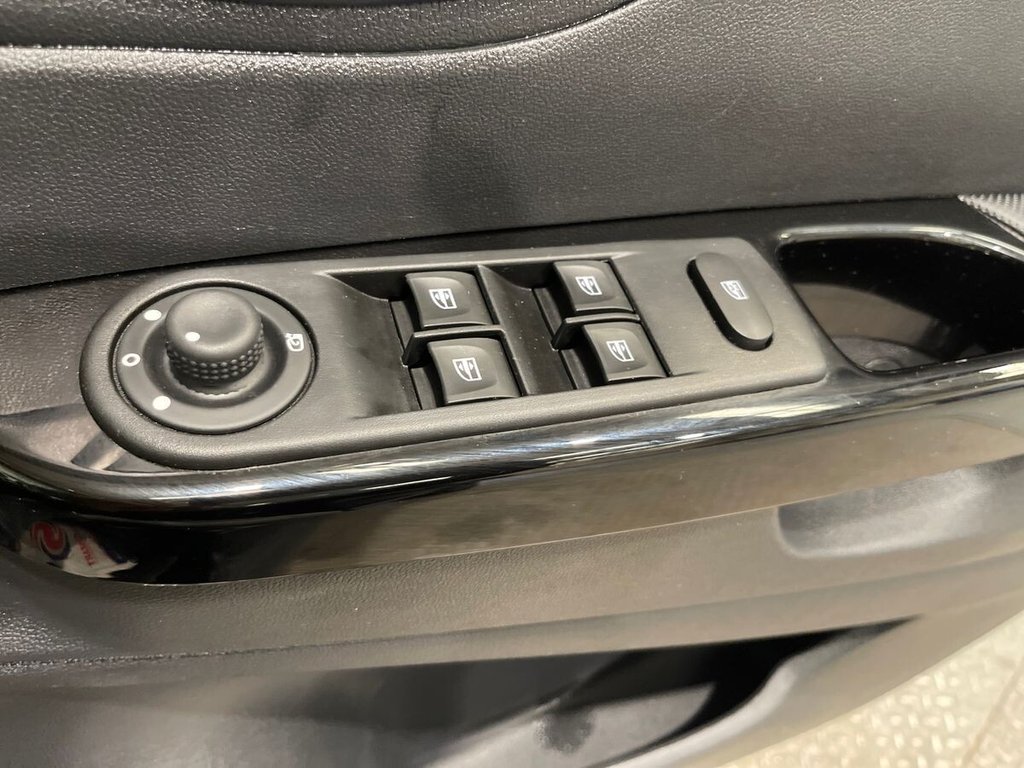 Used Renault Captur 2016 for sale - 76950223: Photo 18