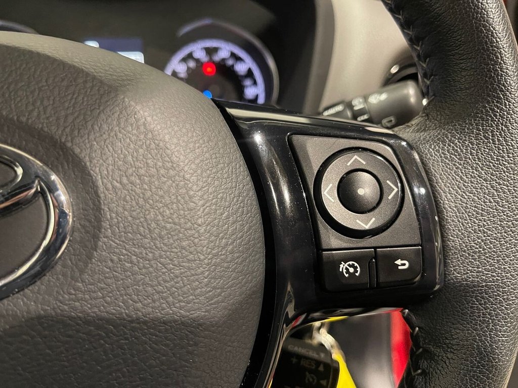 Used Toyota Yaris 2019 for sale - 77177941: Photo 25