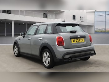 Used MINI Hatch 2022 for sale - 76910069: Photo