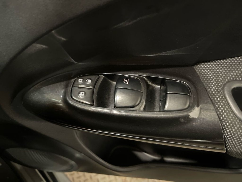 Used Nissan Juke 2017 for sale - 76632069: Photo 18