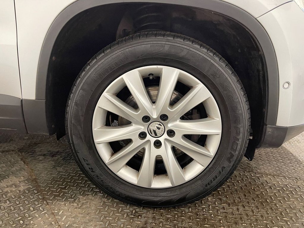 Used Volkswagen Tiguan 2010 for sale - 76797771: Photo 32