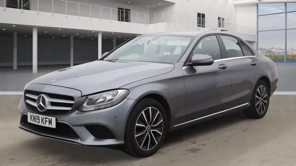Used Mercedes-Benz C Class 2019 for sale - 77139817: Photo 2
