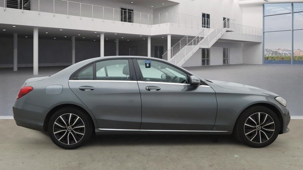 Used Mercedes-Benz C Class 2019 for sale - 77139817: Photo 5