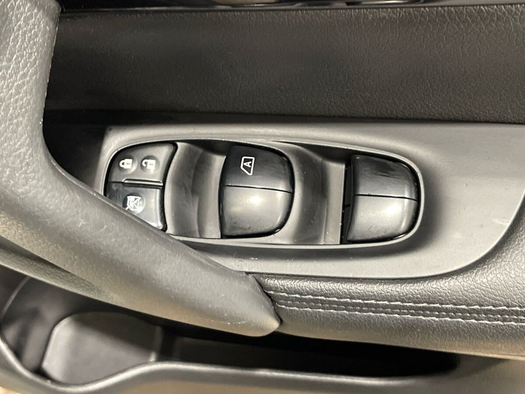 Used Nissan Qashqai 2017 for sale - 78158385: Photo 17