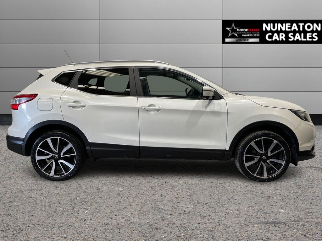 Used Nissan Qashqai 2017 for sale - 78158385: Photo 2