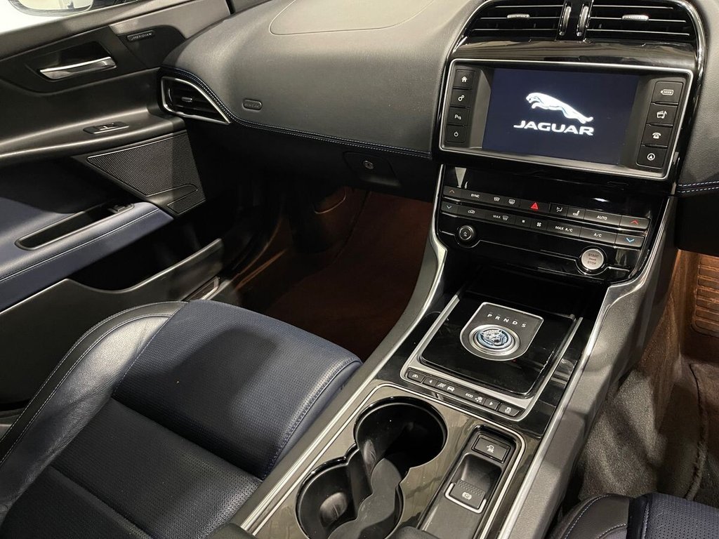 Used Jaguar XE 2015 for sale - 76406908: Photo 16
