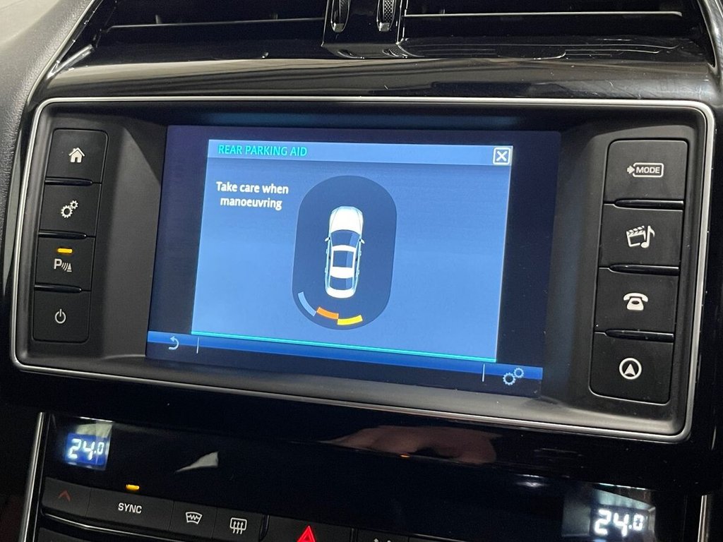 Used Jaguar XE 2015 for sale - 76406908: Photo 22