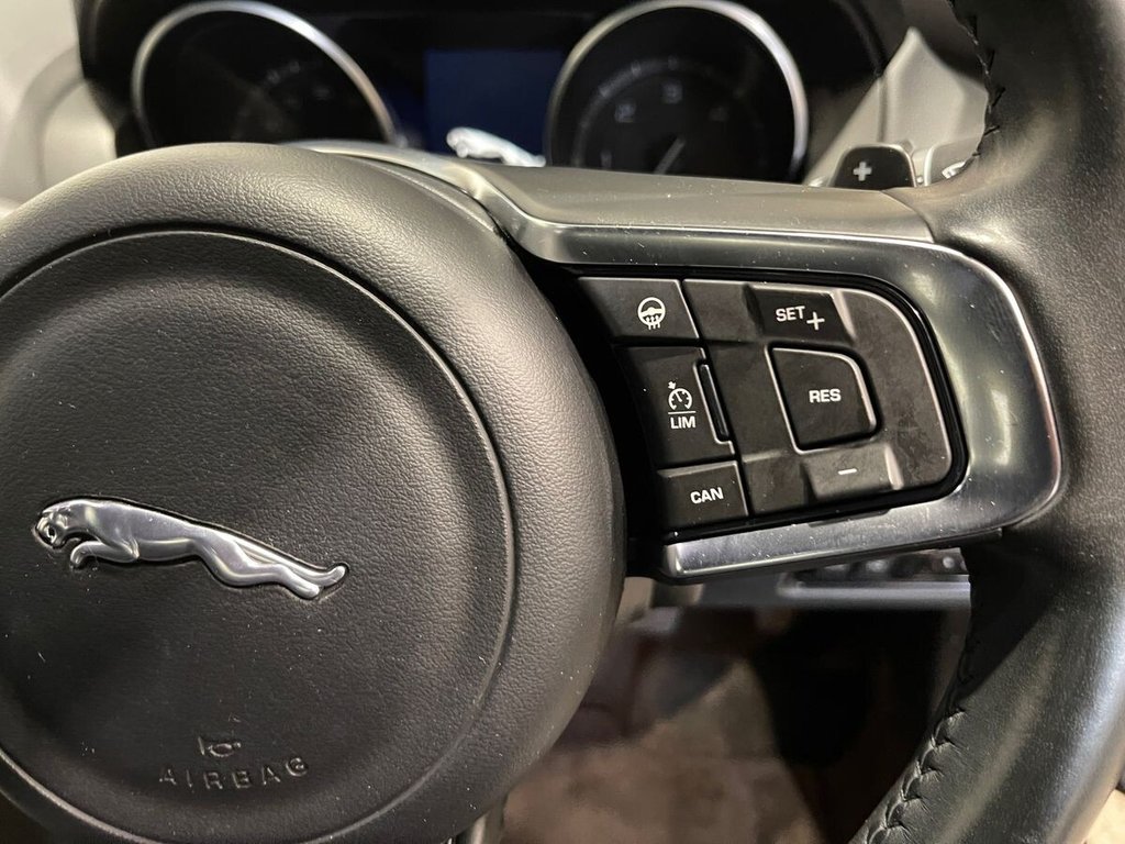 Used Jaguar XE 2015 for sale - 76406908: Photo 25