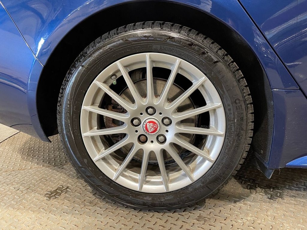 Used Jaguar XE 2015 for sale - 76406908: Photo 33