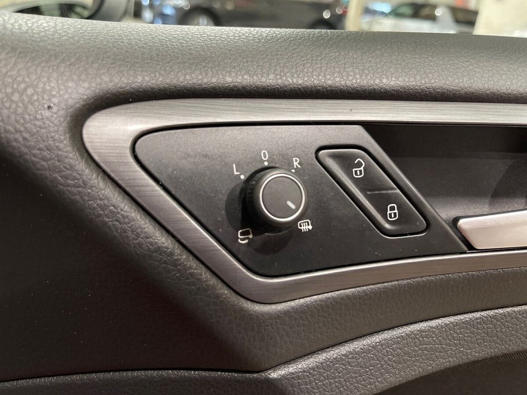 Used Volkswagen Golf 2017 for sale - 77394421: Photo 24