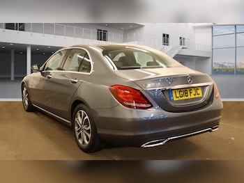 Used Mercedes-Benz C-Class 2018 for sale - 76236078: Photo 3