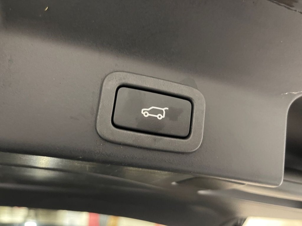 Used Jaguar F-Pace 2017 for sale - 76797650: Photo 33