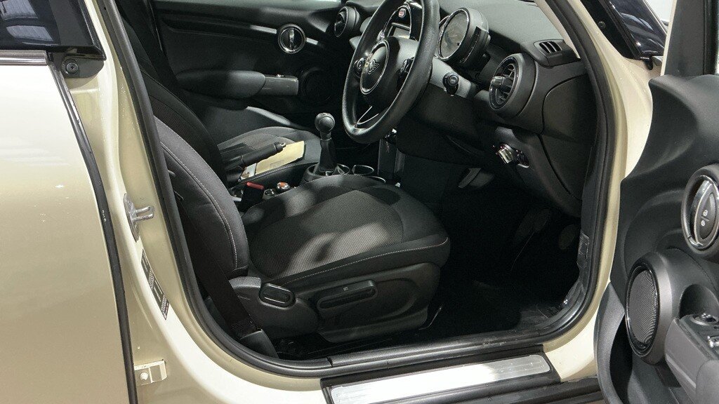 Used MINI Hatch 2019 for sale - 77941648: Photo 15