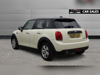 Used MINI Hatch 2019 for sale - 77941648: Photo
