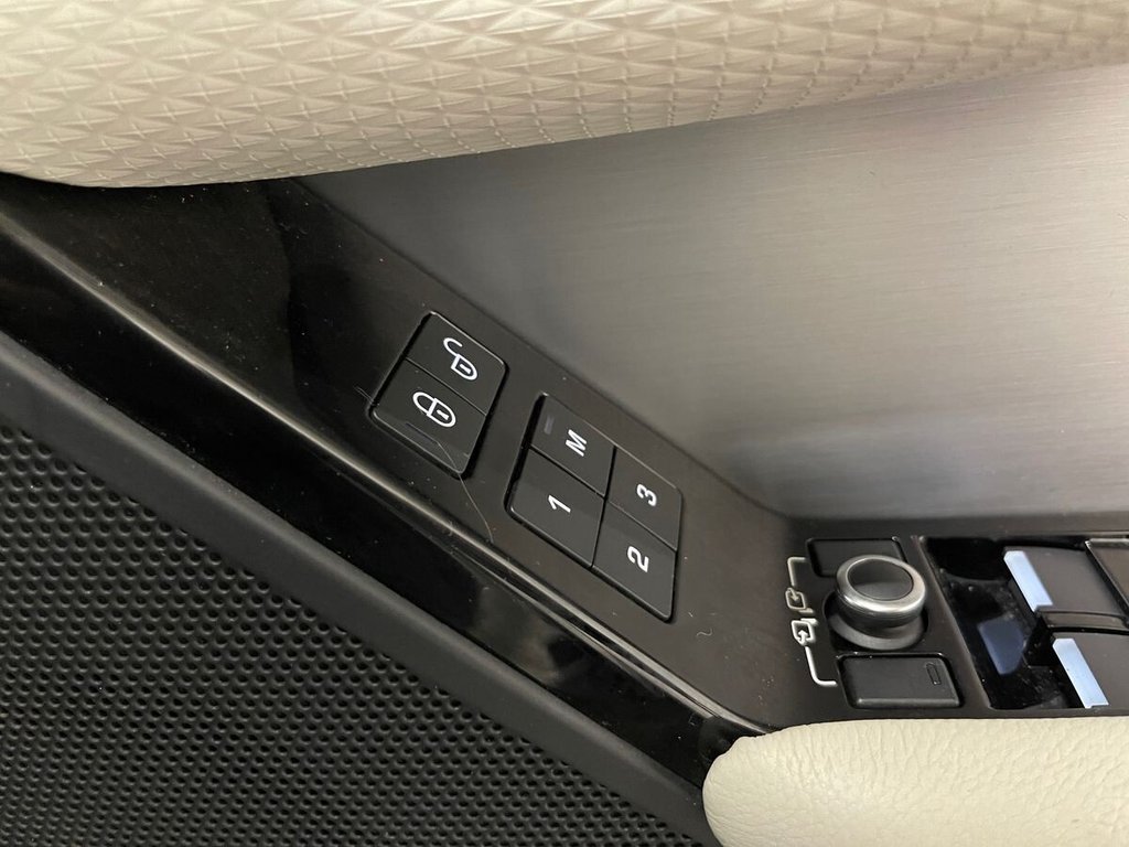 Used Land Rover Range Rover Velar 2018 for sale - 77188325: Photo 30