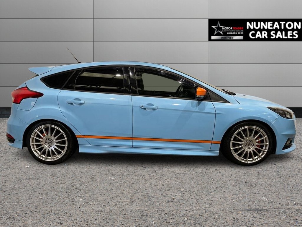 Used Ford Focus 2015 for sale - 77437113: Photo 2