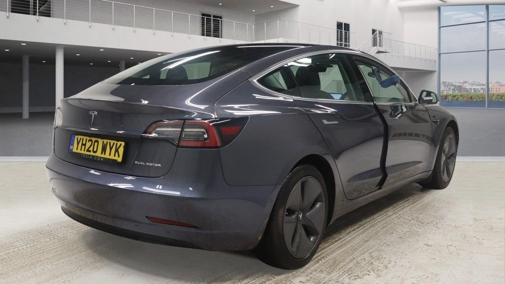 Used Tesla Model 3 2020 for sale - 76784087: Photo 4