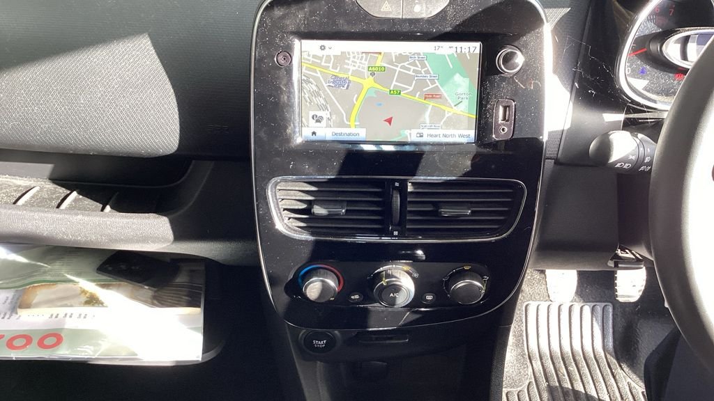 Used Renault Clio 2019 for sale - 76888540: Photo 11