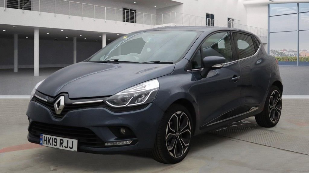 Used Renault Clio 2019 for sale - 76888540: Photo 2