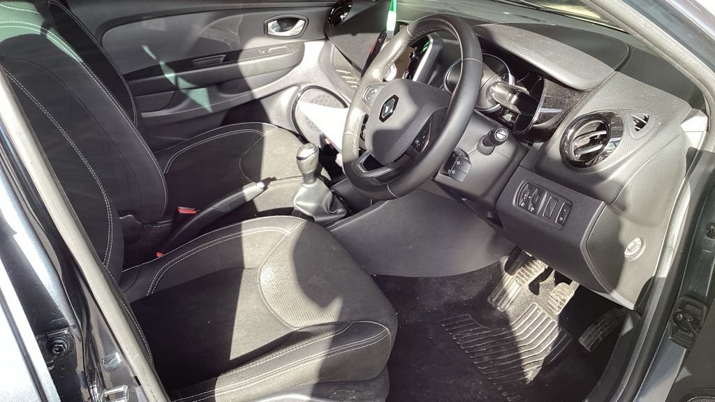 Used Renault Clio 2019 for sale - 76888540: Photo 9