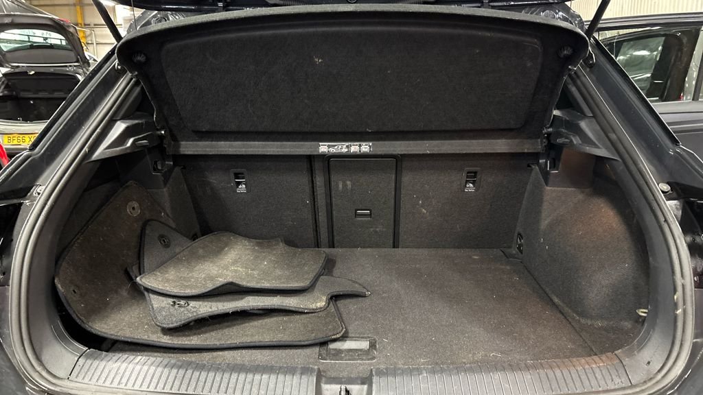 Used Volkswagen T-Roc 2020 for sale - 77188467: Photo 19